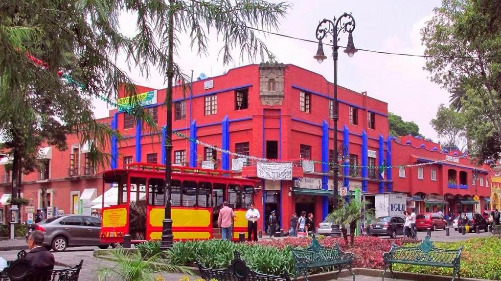 Explore Xochimilco and Coyoacan Frida's Neighborhood - Image 2